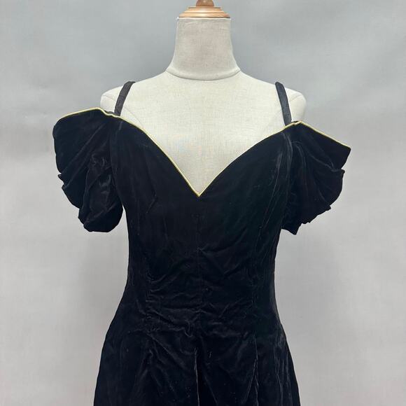 Vintage Moda International Black Velvet Off-Shoulder Dress Size - Picture 6 of 16